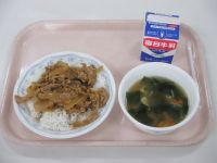 焼肉どんぶり　わかめスープ