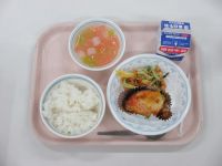 鮭のマヨネーズ焼き　ツナ和え　ひな祭り風ゼリー