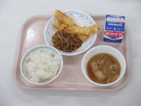 いかの天ぷら　糸こんソテー　みそ汁