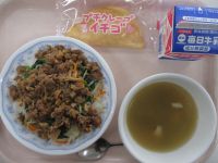 ビビンバ　中華スープ　プチクレープ