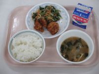 鶏のレモン揚げ　ごま和え　みそ汁