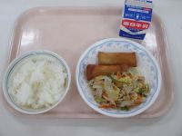 野菜炒め　揚げ春巻