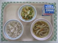 梅ちりごはん、肉うどん、キャベツのあえもの