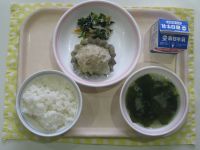 ごはん、ジャンボしゅうまい、ナムル、わかめスープ