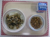 ビビンバ丼、大豆とじゃこのあげ煮