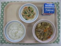 ごはん、すきやき風煮、ごぼうサラダ
