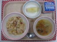 やきめし、春雨スープ、りんご