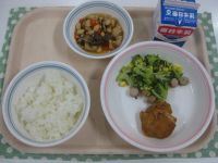 ごはん、タンドリーチキン、ブロッコリーソテー、五目煮豆