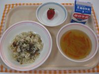 きんぴらずし、そうめん汁、イチゴ※那智勝浦産のいちご(まりひめ)を使用しています。