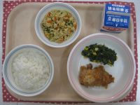 ごはん、とりのレモン揚げ、ほうれん草のソテー、とふの粉の煮物