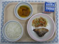 ごはん、さかなの照り焼き、梅のさっぱり和え、かぼちゃの甘煮