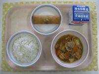 ごはん、あつあげのキムチ煮、春巻き