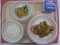 ごはん、さかなのちゃんちゃん焼き風、ハリハリサラダ
