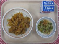 トリニータ丼、酢のもの