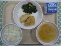 ごはん、ささみのレモン煮、ほうれん草のソテー、コンソメスープ