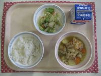 ごはん、肉じゃが、ブロッコリーのマヨおかか