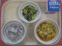 ゆかりごはん、おやこに、青菜と白菜のこんぶ和え