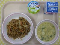 やきそば、中華コーンスープ、ヨーグルト