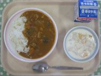 夏野菜カレー、フルーツヨーグルト