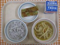 ゆかりじゃこごはん、肉うどん、ちくわのいそべ揚げ