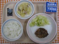 ごはん、とうふハンバーグ、ゆでキャベツ、ジャーマンポテト