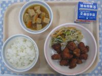 ごはん、まぐろのケチャップ煮、ちんげんさいのナムル、高野のにもの