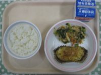 ごはん、さかなのマヨネーズ焼き、春雨の甘辛いため