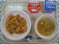 チキンライス、コンソメスープ、ヨーグルト