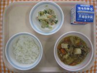 ごはん、すき焼き風煮、ごぼうサラダ