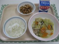 ごはん、八宝菜、大豆とじゃこの揚げ煮
