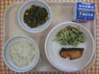 ごはん、さかなの西京焼き、きゅうりのごま和え、糸こんソテー