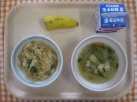 そぼろご飯、けんちん汁、バナナ
