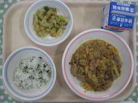 わかめごはん、五目きんぴら、大豆サラダ