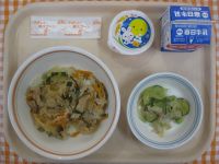 豚丼、えだまめとツナのサラダ、お月見ゼリー