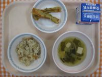 まいたけごはん、ちくわのいそべ揚げ、すまし汁