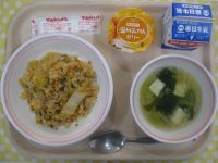 キムチチャーハン、わかめスープ、オレンジゼリー