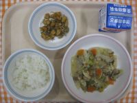 ごはん、八宝菜、大豆とじゃこの揚げ煮