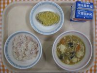 うめごはん、とうふのちゅうかに、さつまいものてんぷら