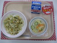 たかなチャーハン、ポテトサラダ、ヨーグルト