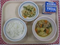 ごはん、肉じゃが、ハリハリサラダ