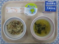 鶏ごぼうご飯、すまし汁、青りんごゼリー