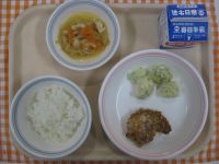ごはん、鶏肉のパン粉焼き、粉ふき芋、切干し大根の煮物