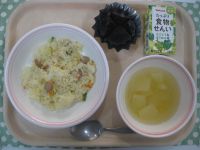 ☆バレンタインこんだて☆ぶどうジュース、ウインナーピラフ、野菜スープ、ココアケーキ