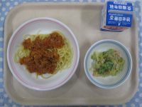 ミートスパゲティ、ごまねーずサラダ