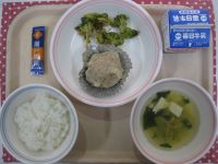 ごはん、ジャンボしゅうまい、ブロッコリーのおかかあえ、わかめスープ、ふりかけ