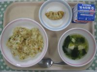 やきめし、あげぎょうざ、わかめスープ