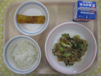 ご飯、春雨とひき肉の甘辛炒め、ちくわのこがねあげ