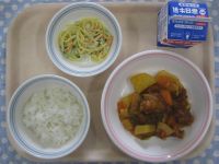 ご飯、酢鶏、中華風スパゲティサラダ