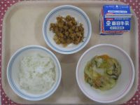 ご飯、八宝菜、大豆とじゃこの揚げ煮