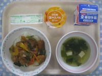 トリニータ丼、わかめスープ、みかんゼリー